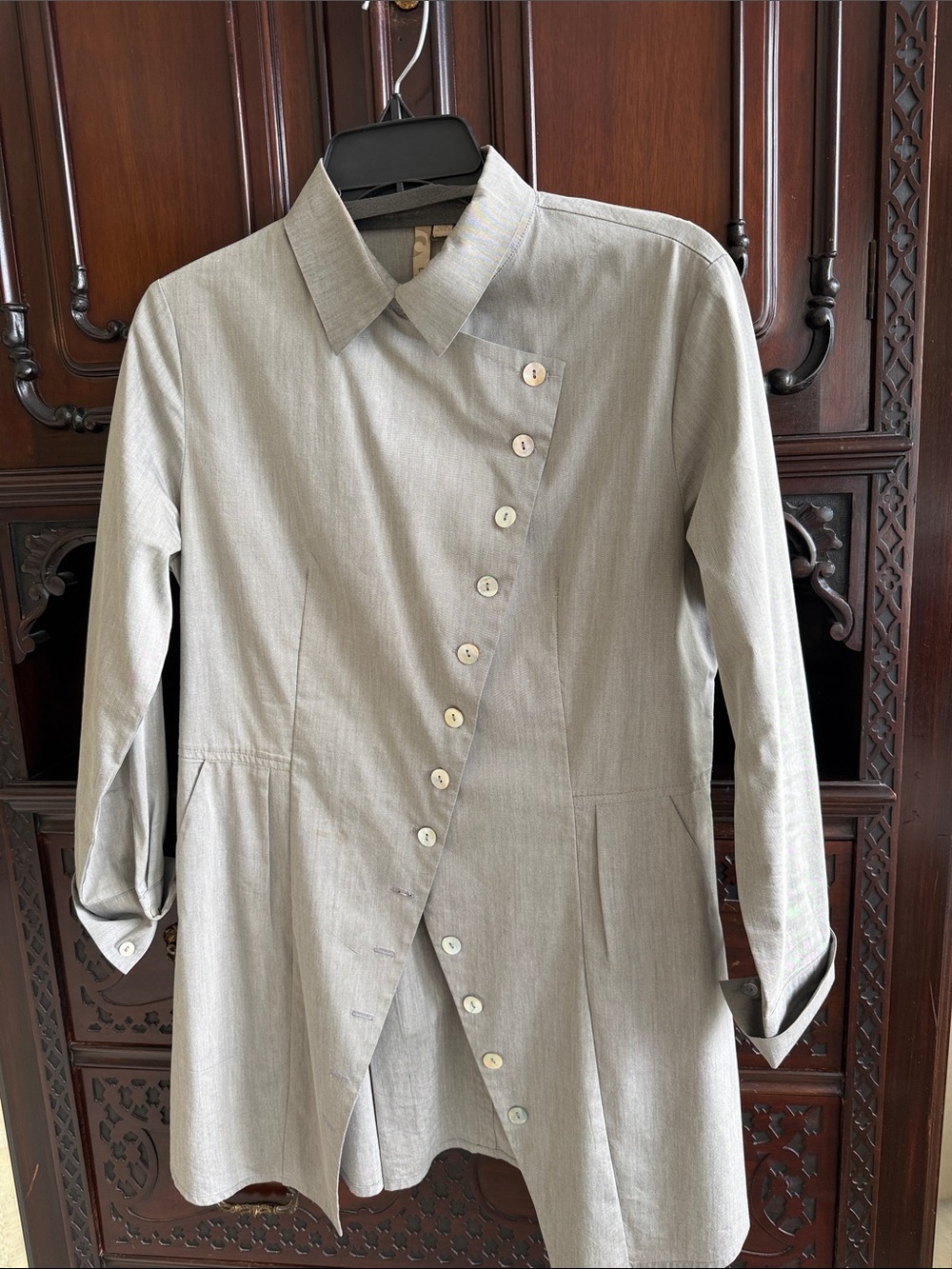 Light Gray Button-Front Longline high fashion blouse